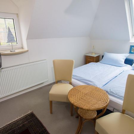 Hotel Zur Post - Burg An Der Mosel Стая снимка