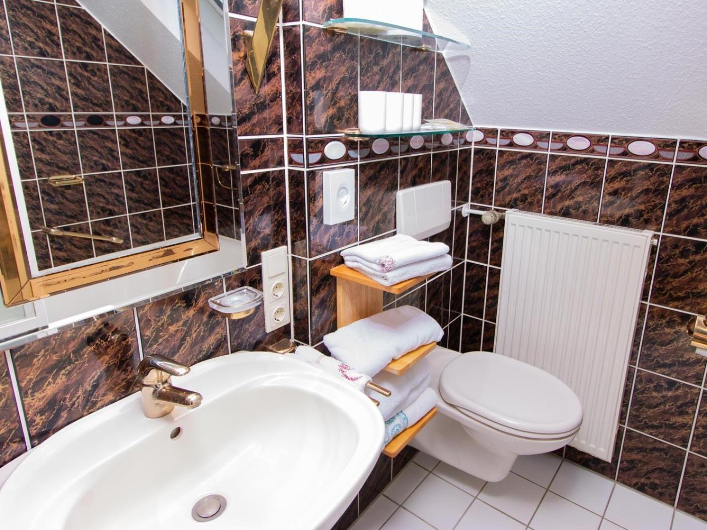 Hotel Zur Post - Burg An Der Mosel Стая снимка