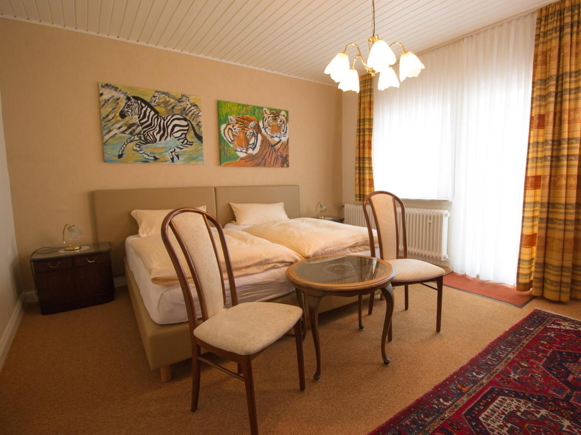 Hotel Zur Post - Burg An Der Mosel Стая снимка